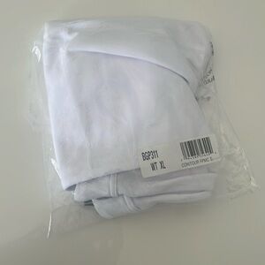 New balance for women pants color white size XL Contour FPMC S